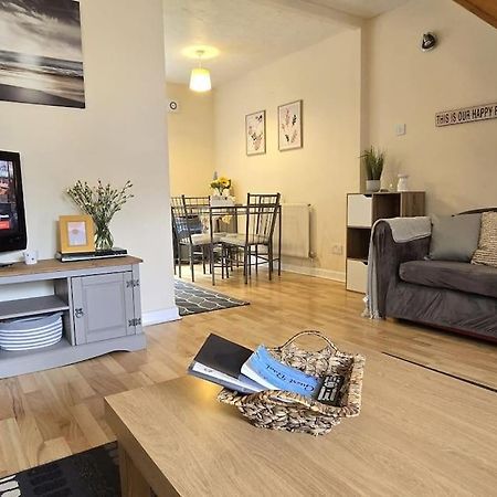 Lovely Holiday Home To Explore Beautiful West Wales Carmarthen Buitenkant foto